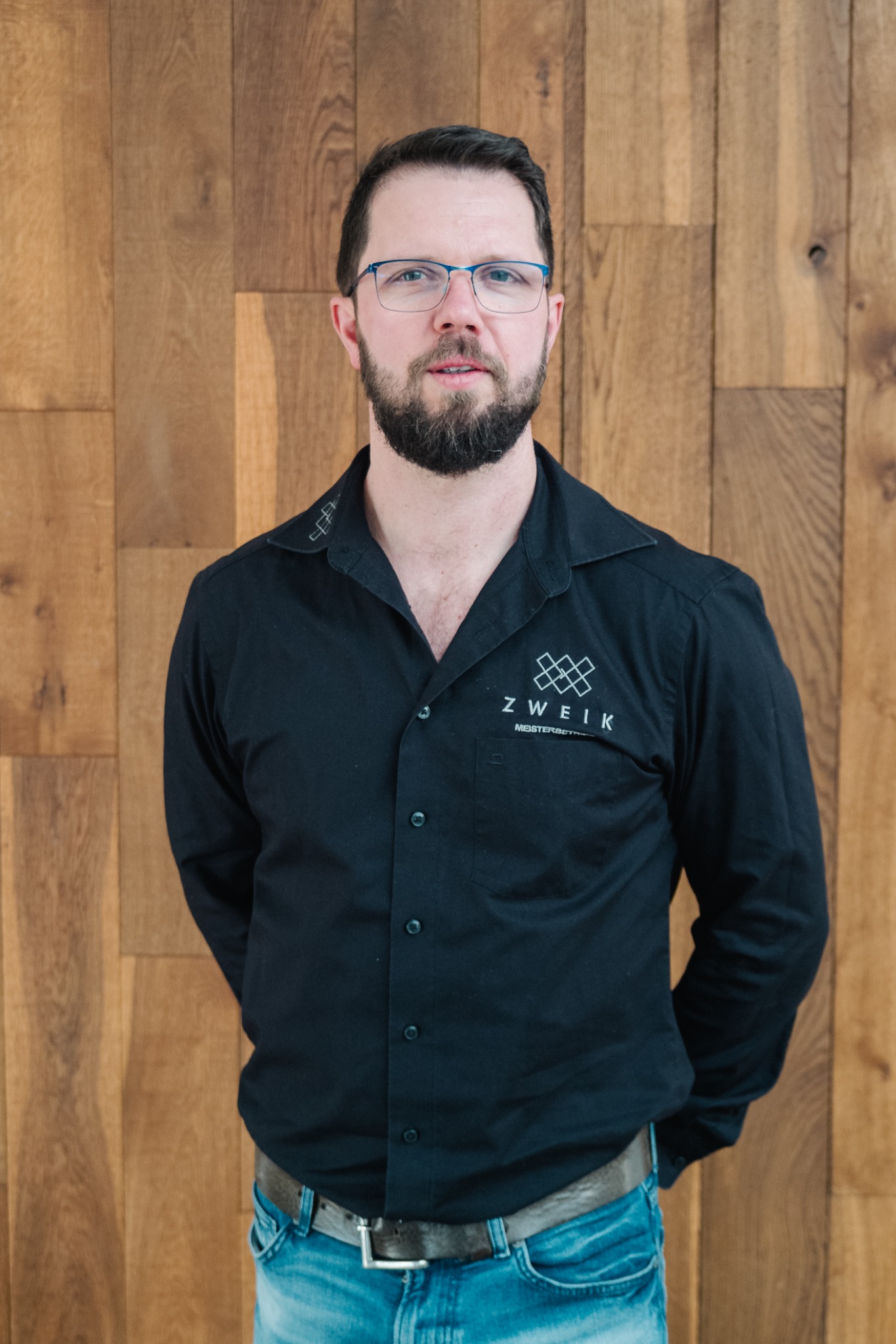 Porträt von EDDY Keilbach, Parkettlegermeister und Restaurator