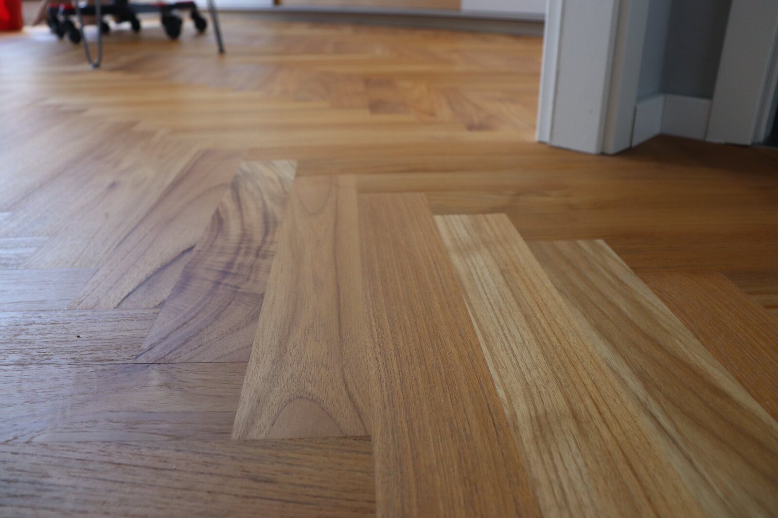 Detail eines fachgerecht gepflegten Parkettbodens
